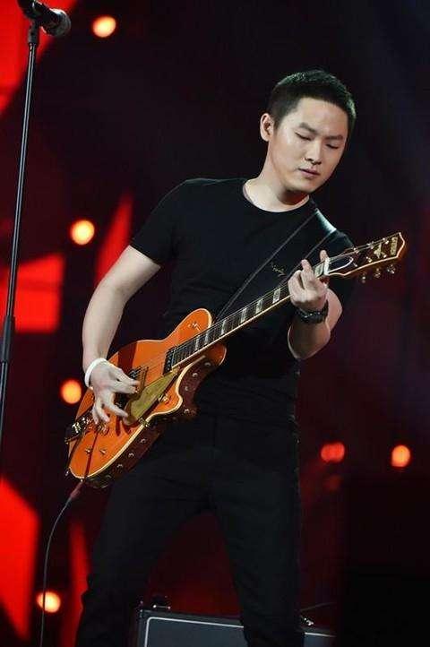 明星爆料梁博简介视频,从音乐才子到明星之路  第2张